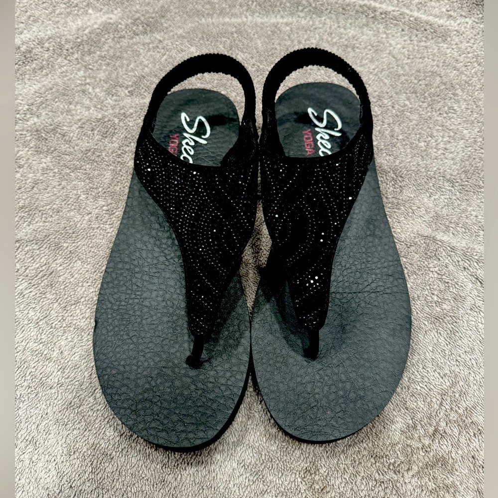 Sketchers black yoga foam sandals women’s size 7